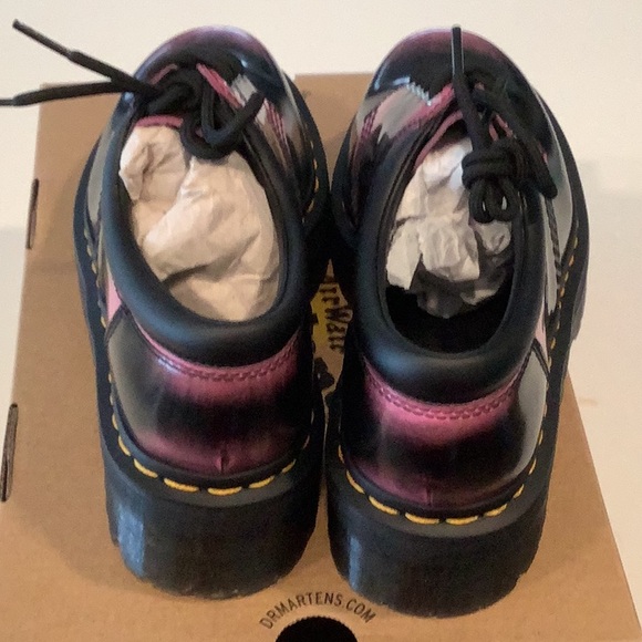 DR. MARTENS BLACK AND PINK ARCADIA - Picture 3 of 11
